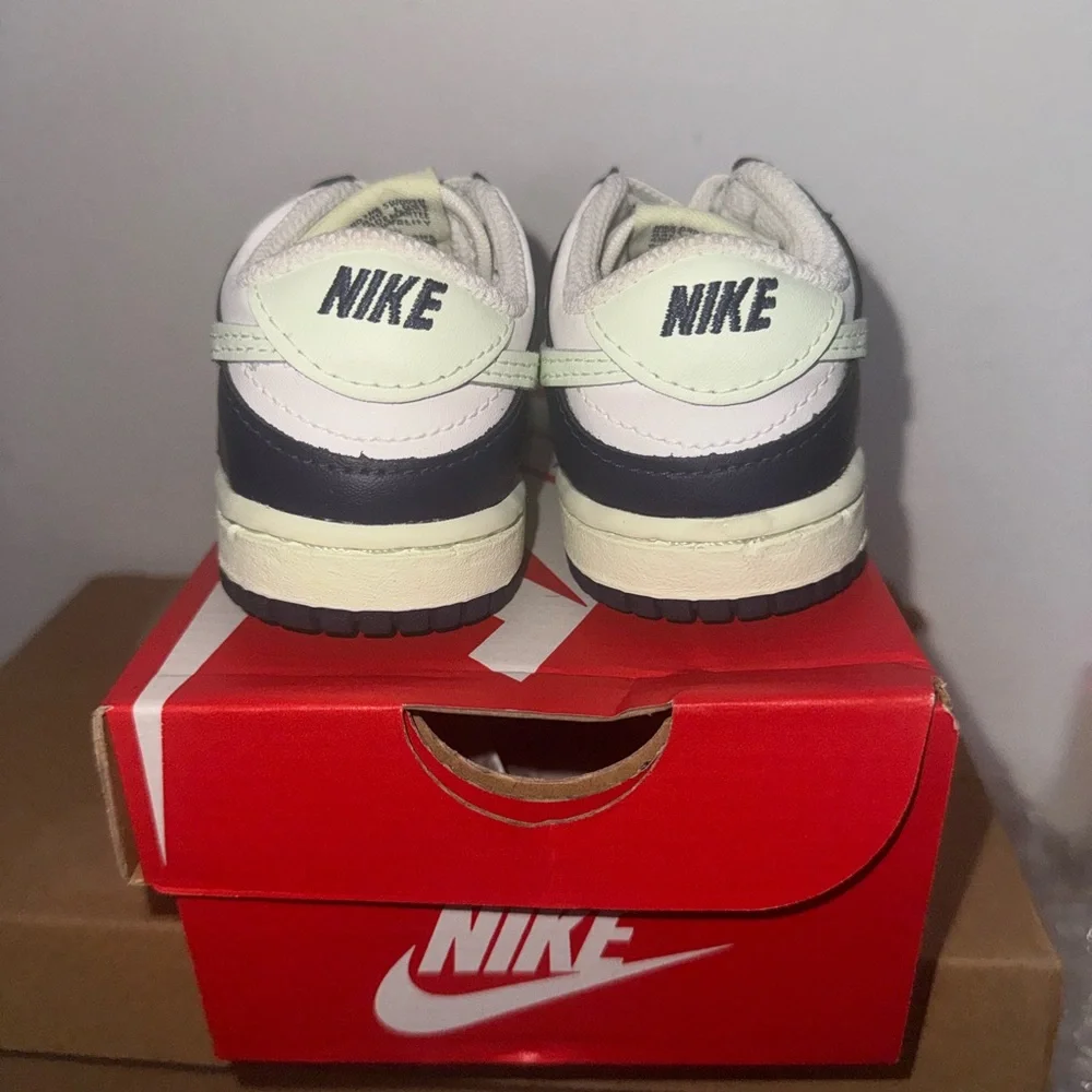 Nike Kids White and Navy Low-Top Sneakers with Light Green Accents